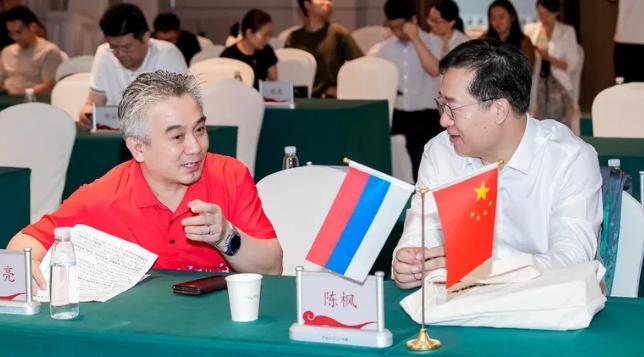 俄莫斯科代表团紧急来华！这次不谈油气大单，却把目光投向国内成熟制造产业，点名要搬