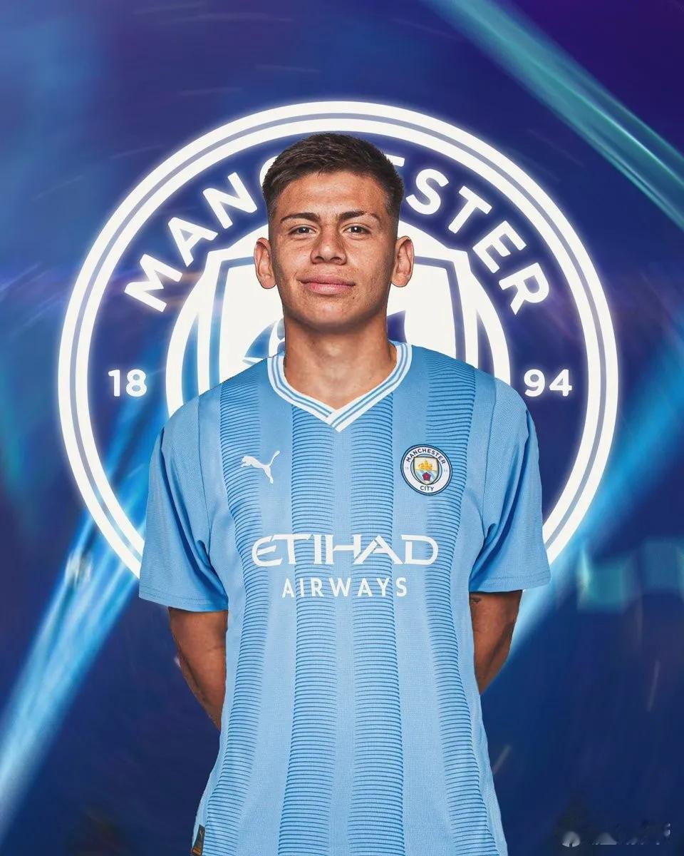 新年第一签！曼城以2600万欧元签下阿根廷17岁超级新星埃切韦里，他会是下一个梅