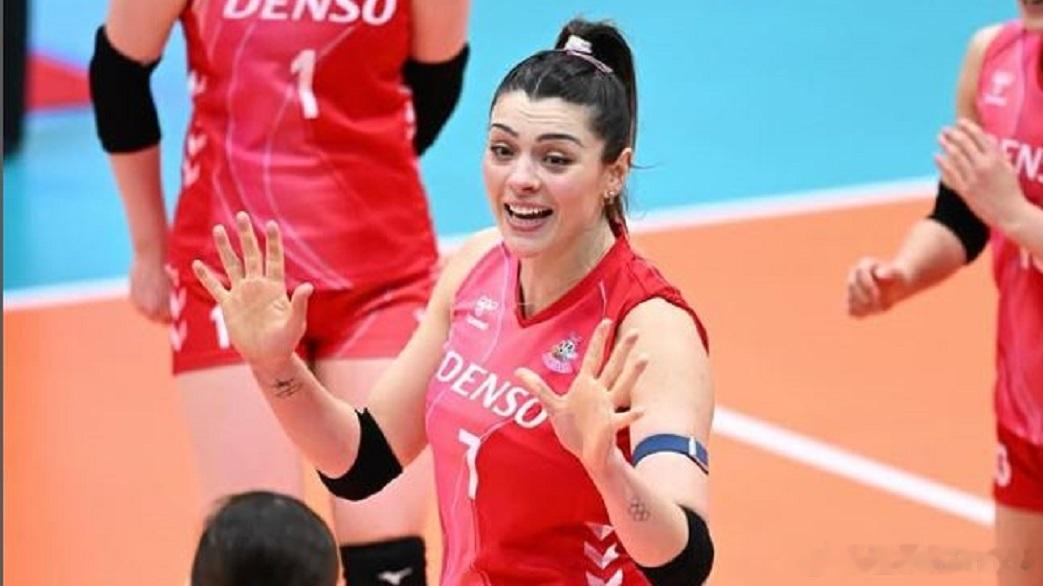 🏐 排球故事与人物——罗萨玛利亚与日本队和国家队之间的未来：平衡与成长的挑战巴