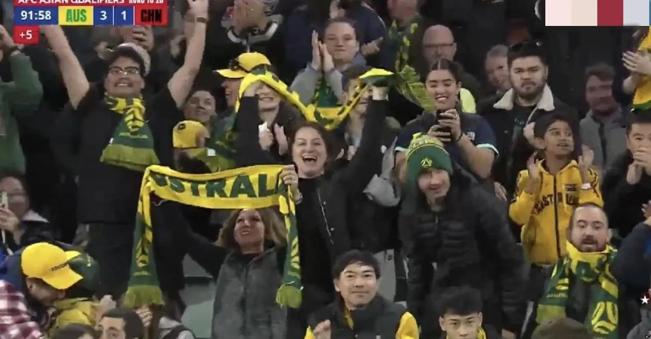 中国男足1：3输给澳大利亚队之后，有专家建议将下一届诺贝尔和平奖授予中国男足，以