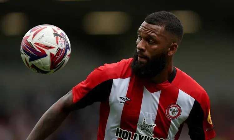 太牛了！一个赛季两次当选英超月最佳，24岁“新蜂王”真是不好惹在上个赛季转会窗，