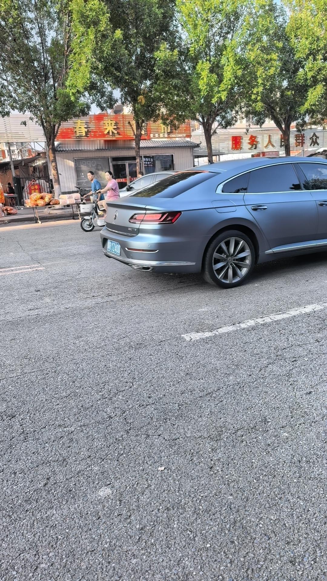后续。。人家还没出摊我就到了，历时2个小时，终于终于排上了，确实很哇塞！ 