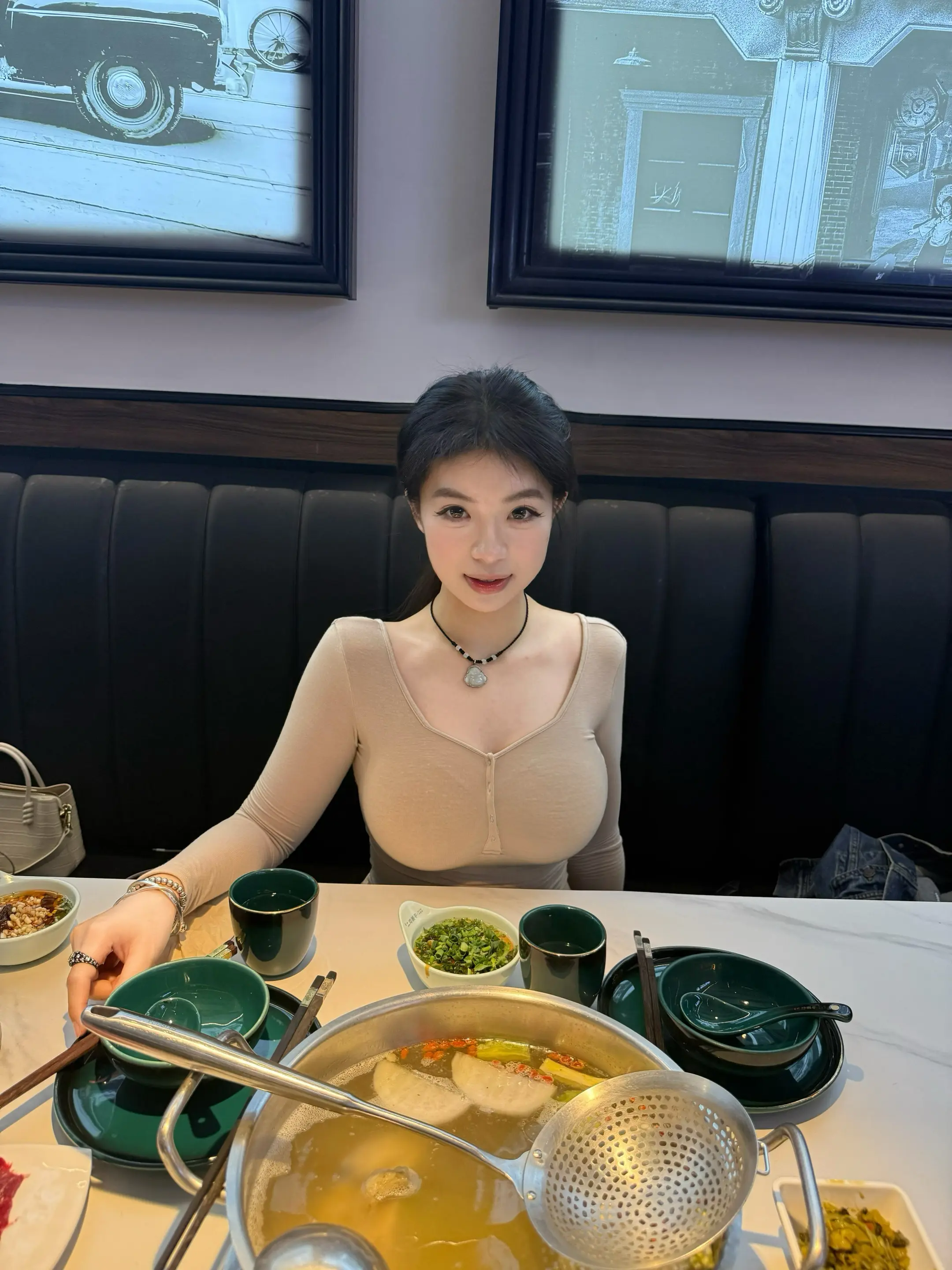 还在看我的社交软件吗 想我的话下次直接出现在我的镜头里吧