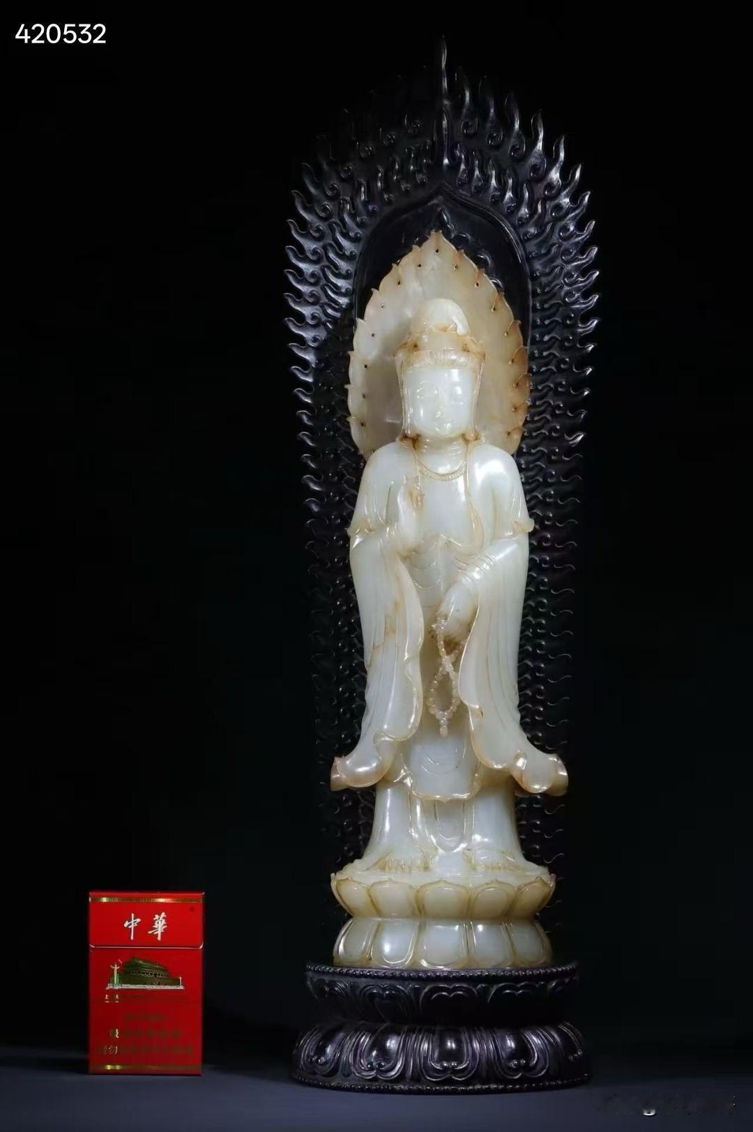清代观音菩萨立像｜紫檀镂雕底座
—————————
总高52公分  长15.5公