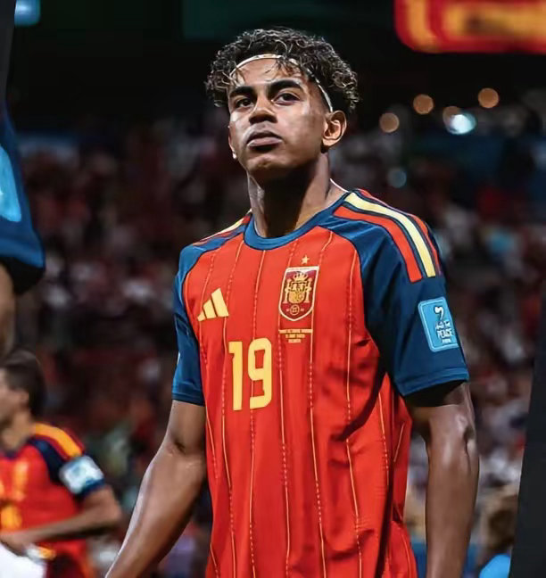亚马尔这下可太狂了！不是因为赢了法国这场半决赛，而是因为 19岁生日夜亲手送法国