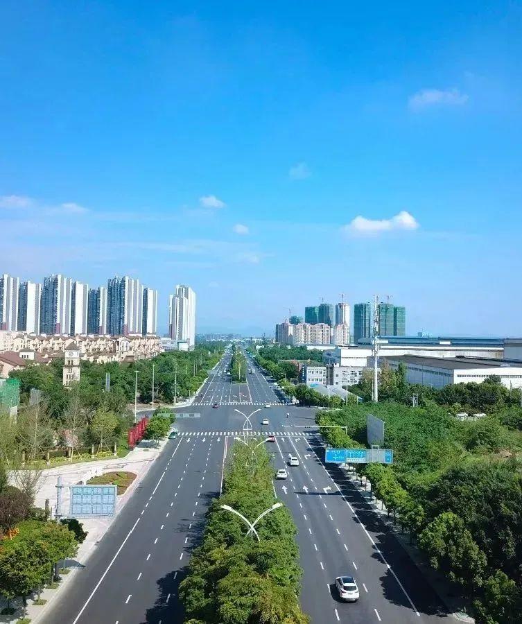 2026年6月，交通运输部、国家发展改革委等八部门联合印发《都市圈城际通勤效率提