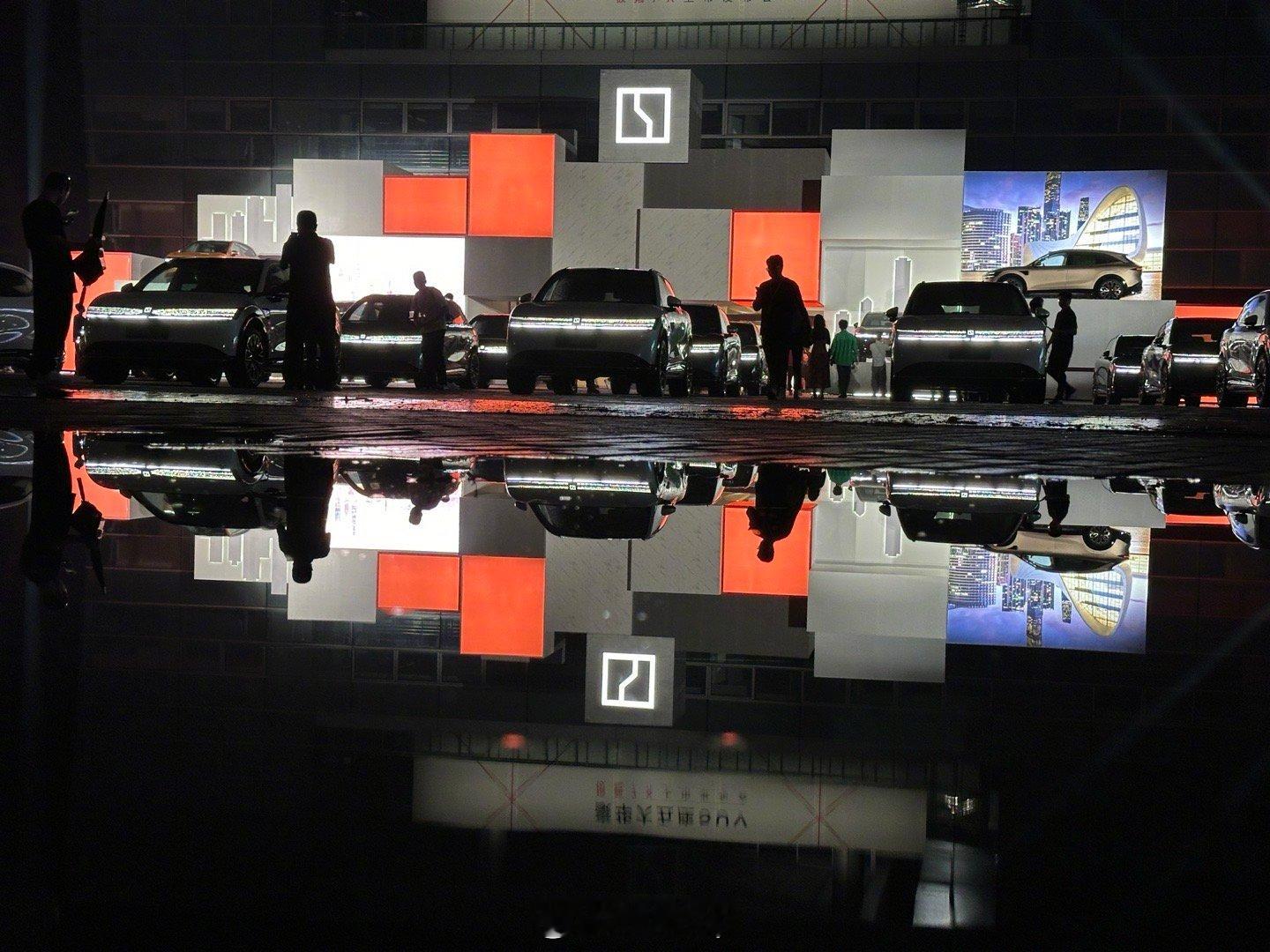 极氪7X发布会开始，20天订单58429，极氪不跟随，不妥协，不要溜背！ #东北