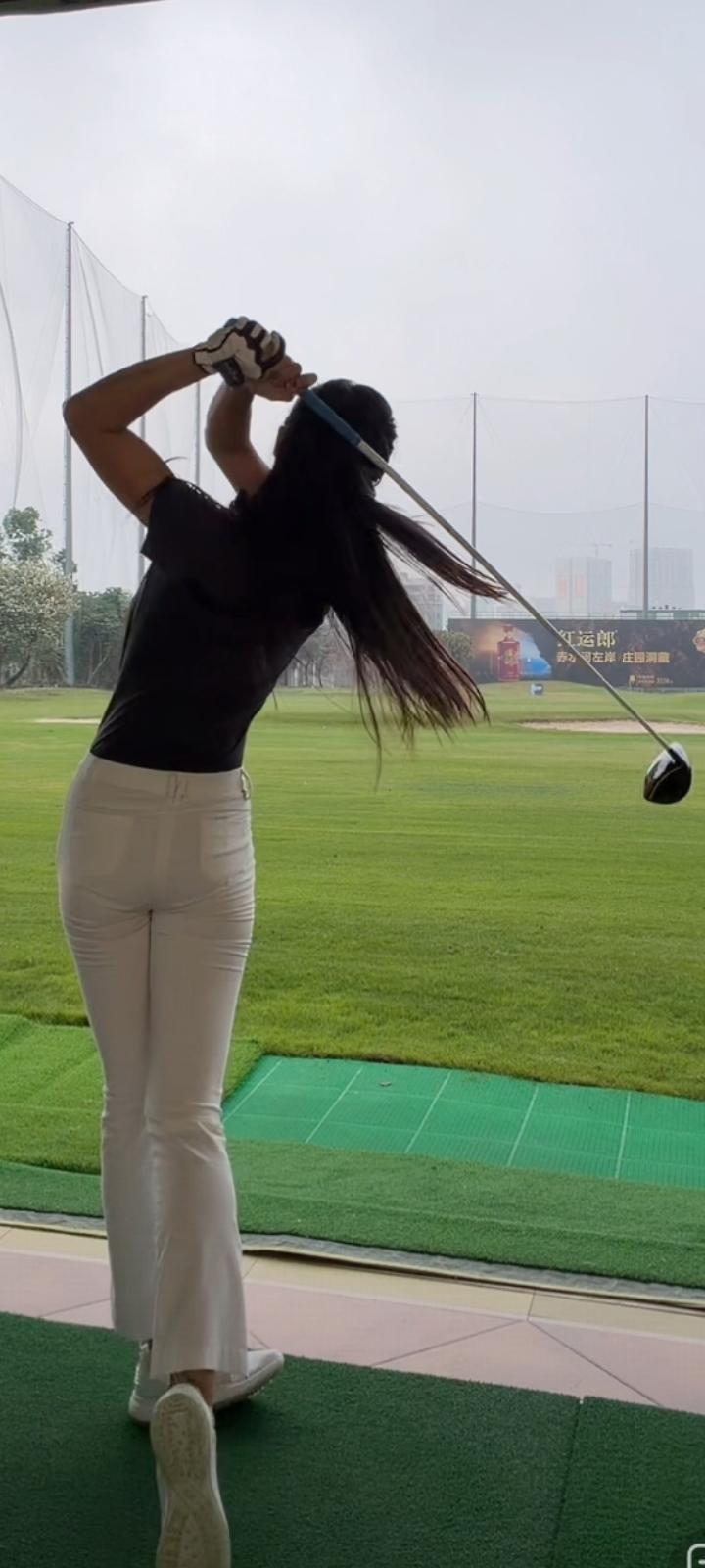 晒图笔记大赛 岁月悄悄带走了青春，却留下了最真的感情；时光轻轻冲淡了恩怨，却沉淀