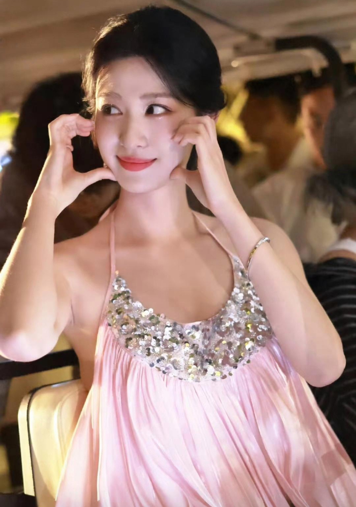 真美女无惧顶光 ​​​