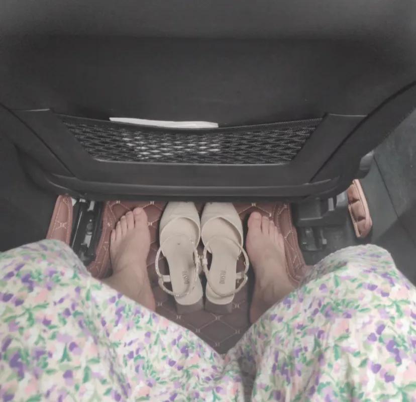 坐领导车的big胆行为
本意是觉得搞笑就发了大家没必要上纲上线
如果也觉得搞笑，