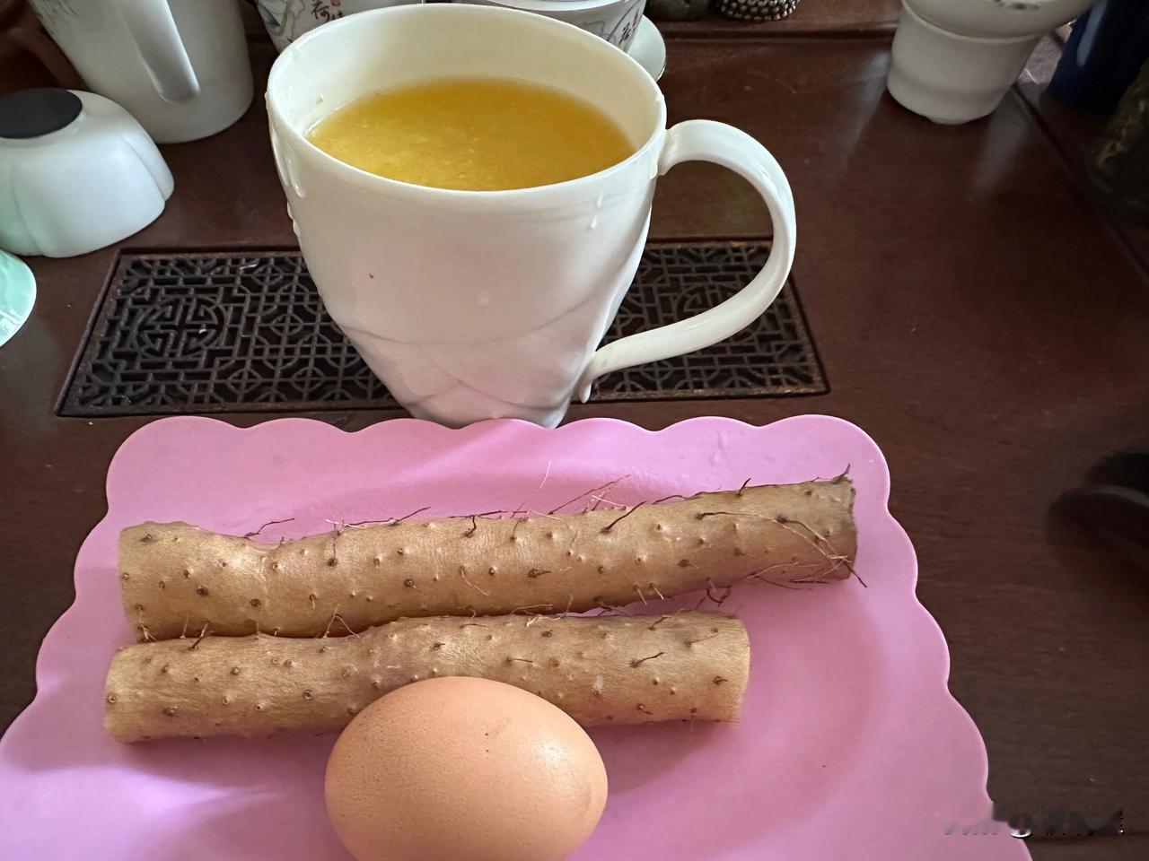 一觉醒来已经8:53分，我翻身而起，咋这么晚了呢？其实昨天晚上睡得并不怎么好，这
