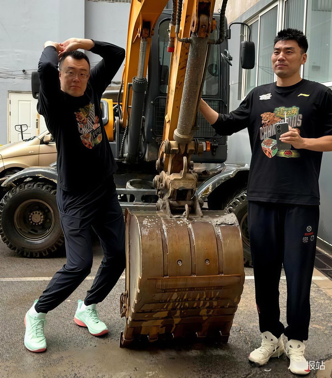 “魔兽附体”，勾机变身篮板王
通过前四场比赛的观察发现，辽宁队付豪变化比较大，仿
