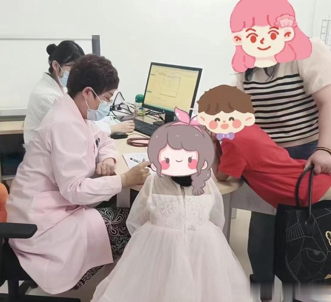 【家长提问】孩子来例假后还能不能再长上10cm？
 
这位家长来找我时火急火燎的