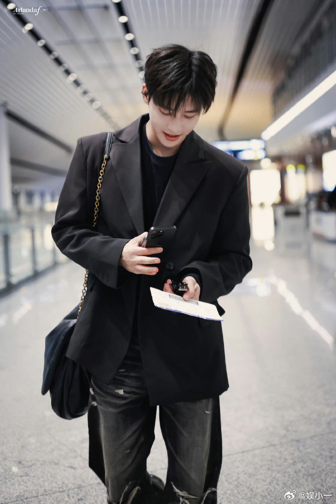 民国一哥短剧白月光回归 终于又让我等到了他的民国剧，真的是属于白月光回归即视感谁