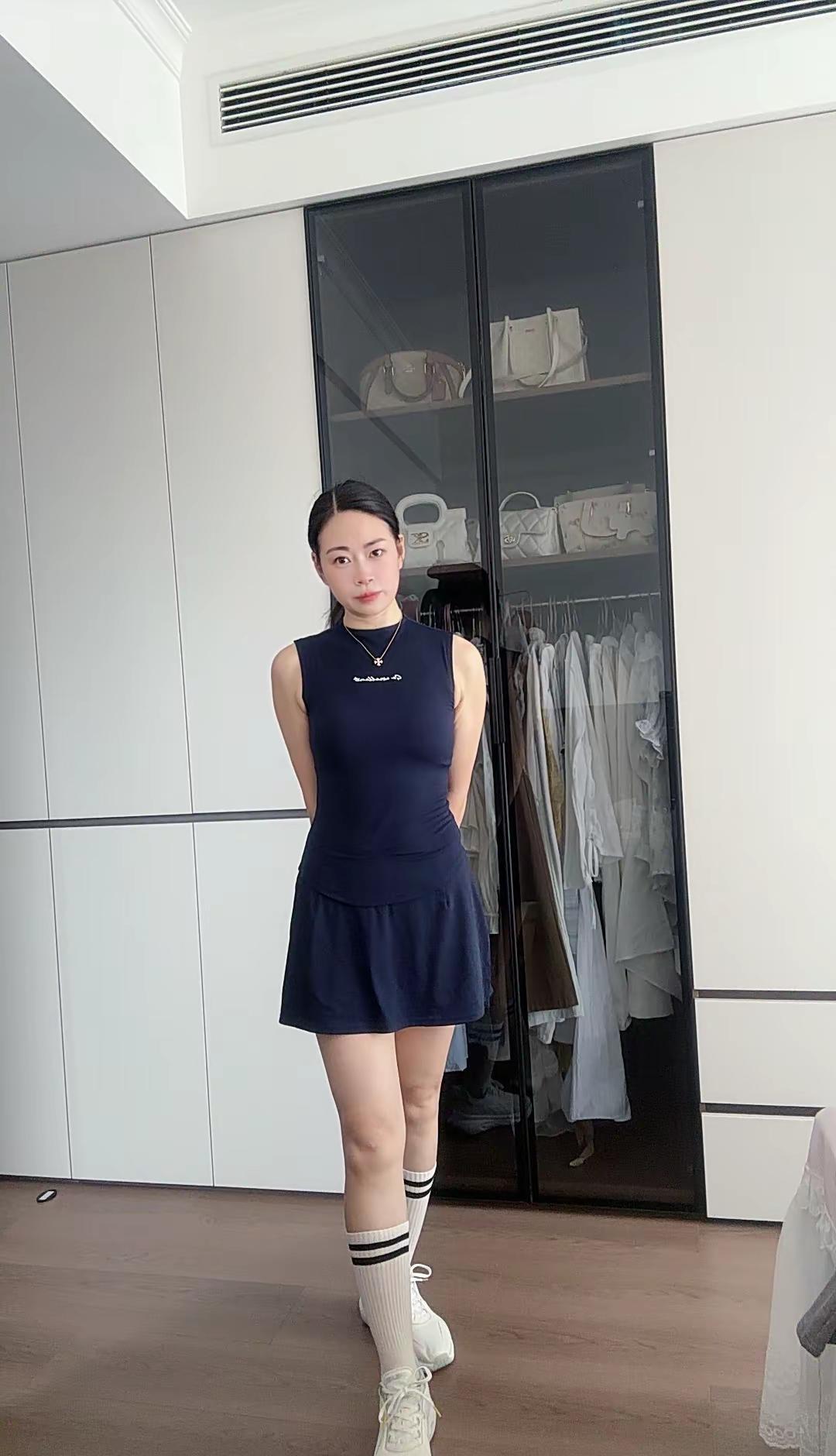当我开始真正爱自己，我才发现没有什么比身体健康更重要，所以我睡得越来越早，不再熬
