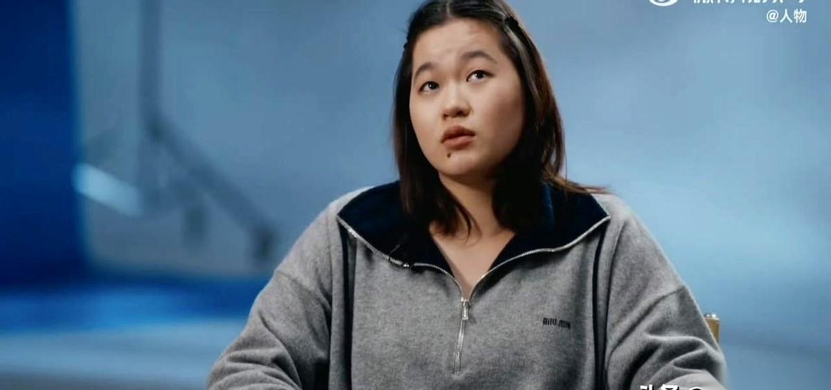 全红婵一段话，听得人心口一堵。
她说，小时候能跳10个，现在只能跳5个，有时候5