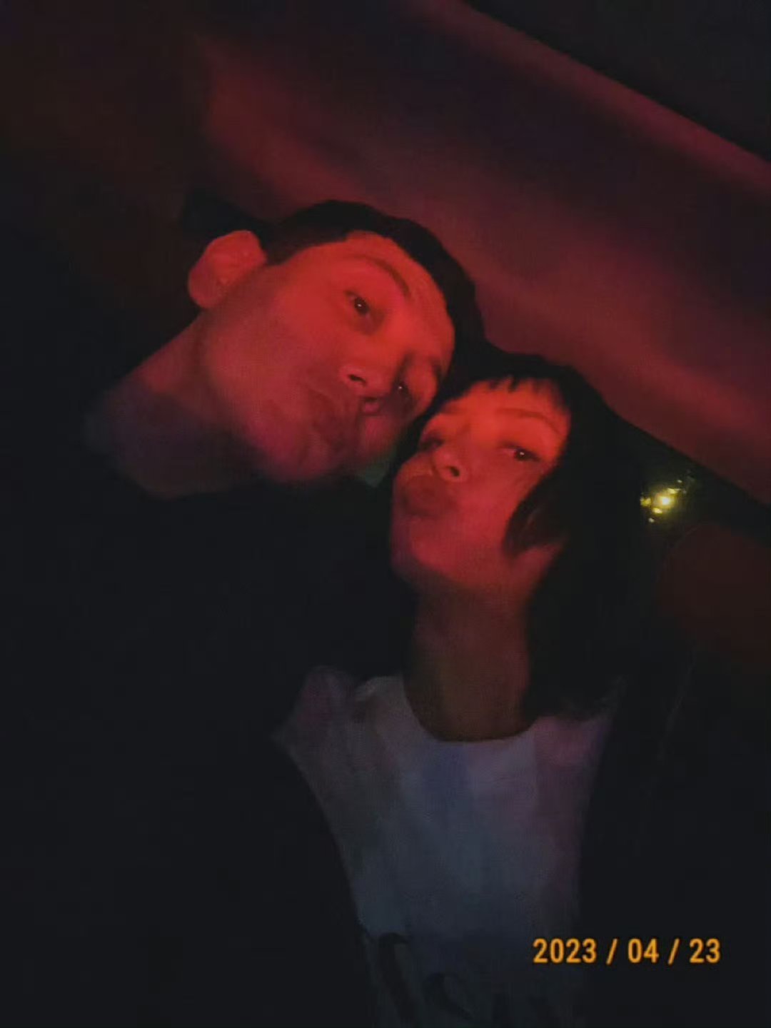 艾热孜巴做抓饭好像夫妻店出摊两位有点太甜了啊喂手抓饭都吃不上还要吃狗粮 ​​​
