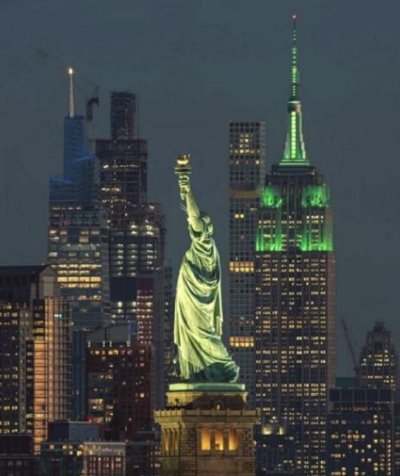 有德国网友说世界上有两个骗子国家，一个是美国，一个是中国，美国称自己是世界上最强