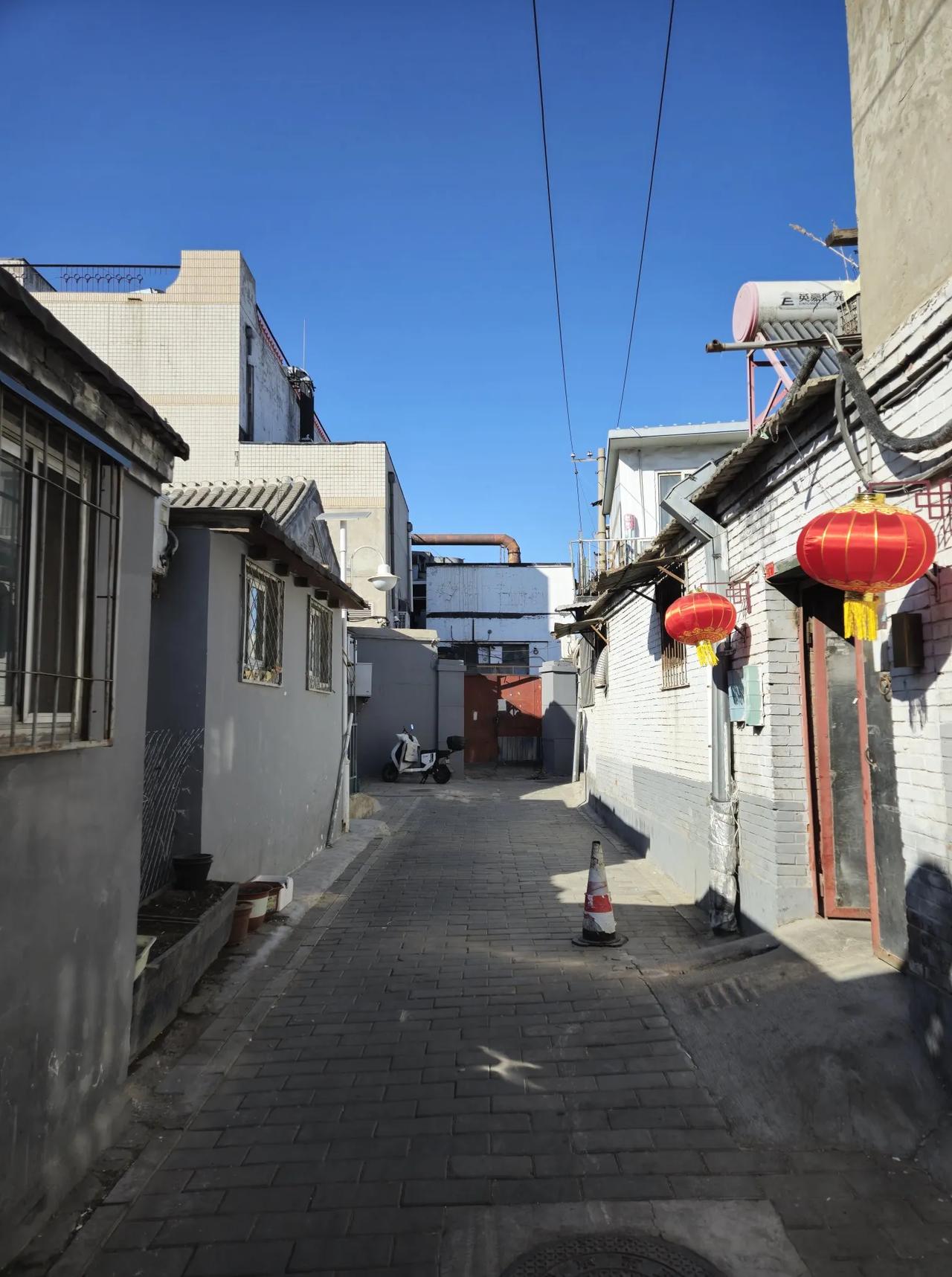 西安门北巷
西安门北巷，位于西城区西安门大街北侧，呈南北走向，南起西安门大街，北