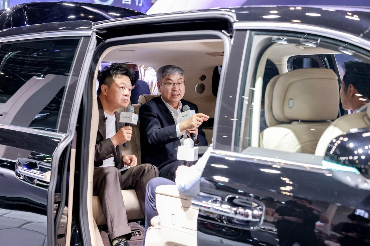 896线激光雷达+电池黑匣子，鸿蒙智行的安全底牌够硬
很多人逛北京车展只看外观和