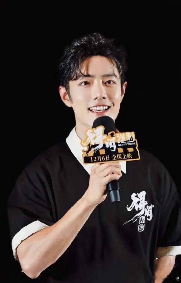 肖战一番电影总票房突破15亿肖战作为断层顶流确实是吃尽红利，他三部一番电影票房破