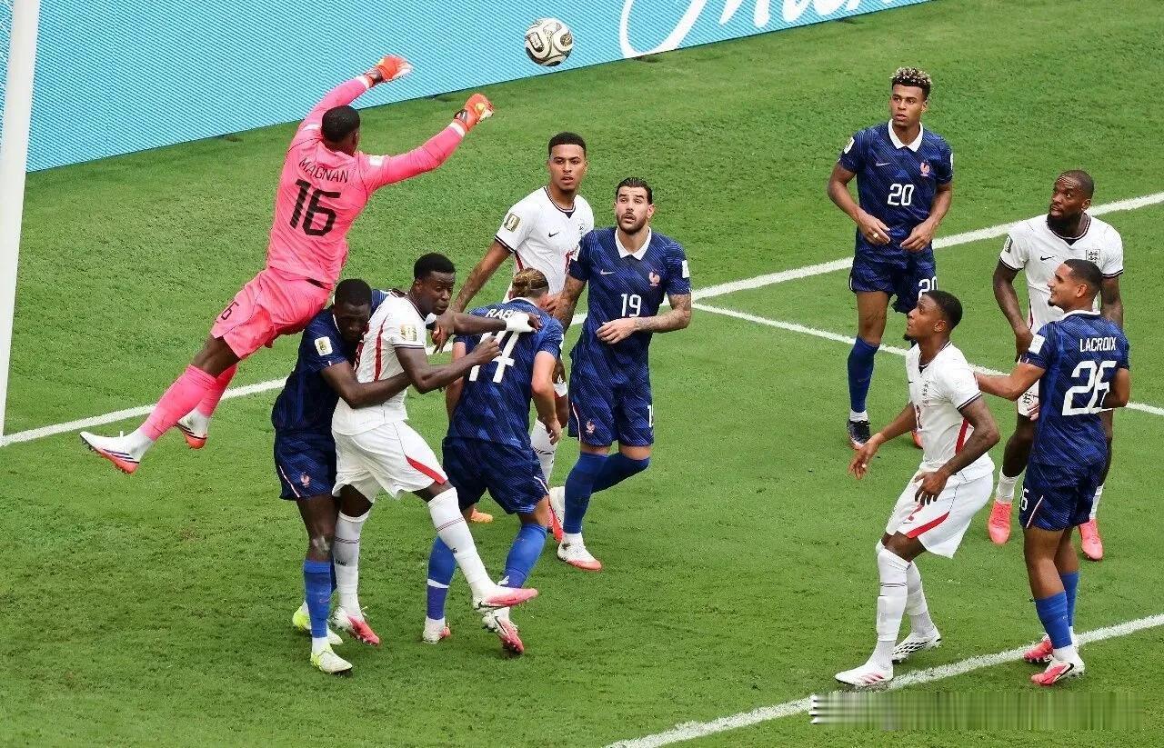 足球世界杯：法国英格兰盈利性表演赛，收割球迷