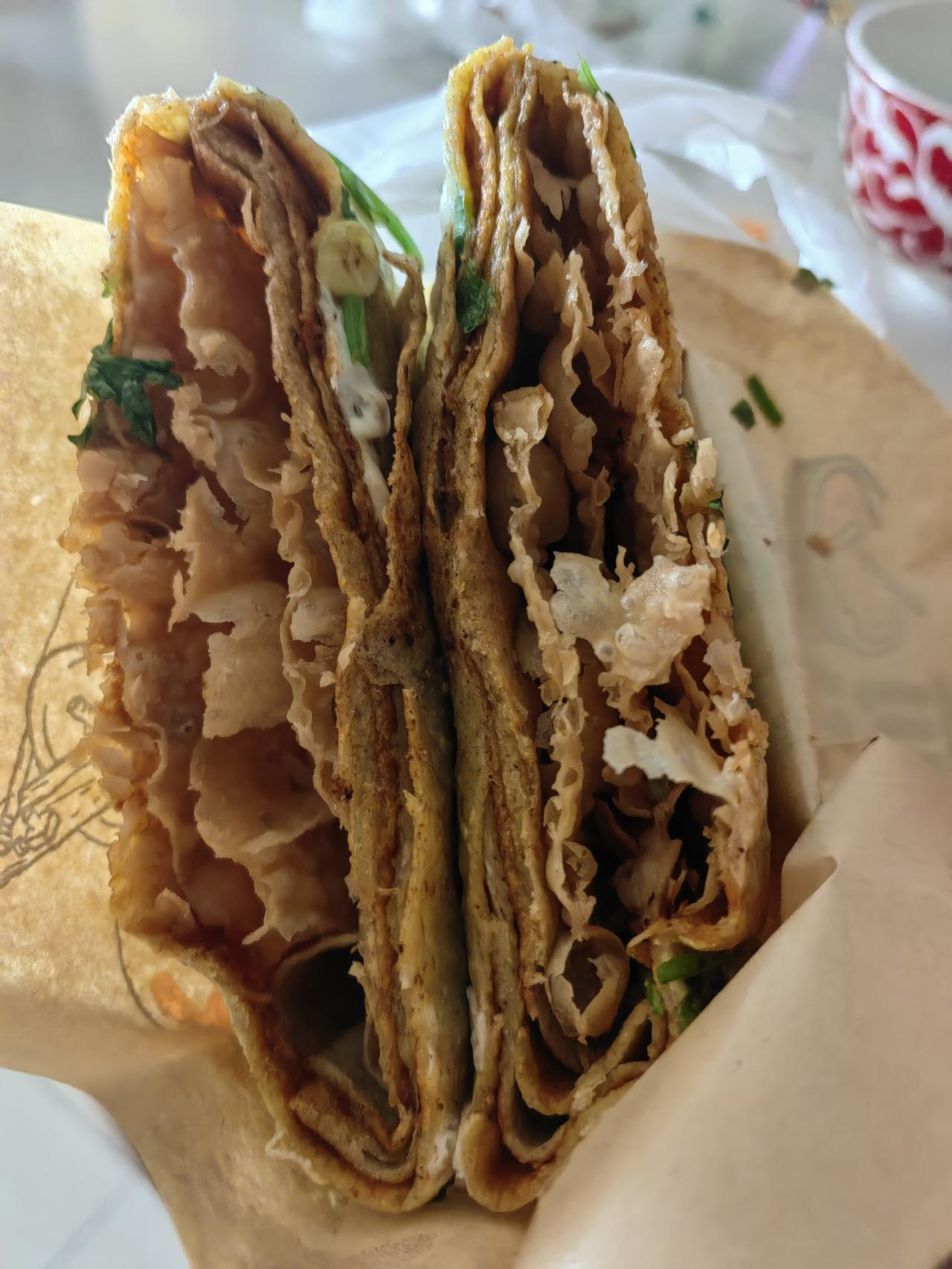 早上吃了一个煎饼果子，结果体重还是比昨晚轻了。目前已经进抵85了。一周不到，从接