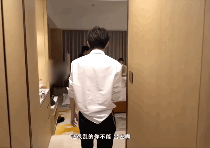 张颂文就是身边的小太阳，温暖着每一个人，也是看着马嘉祺不断的成长，这样的亦师亦友