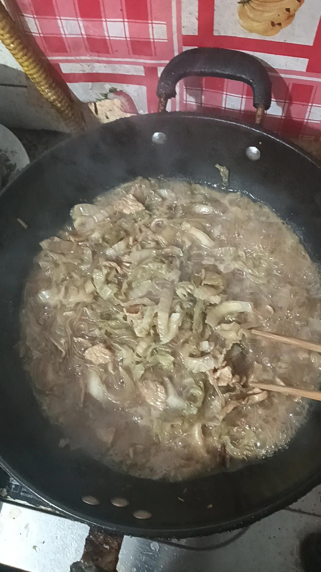 酸菜猪肉炖粉条，是我的菜！