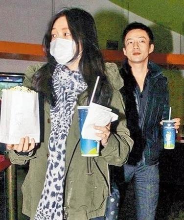 唉，我感觉她离异后，不要特意找个人！真的特别没必要，很多人是冲着钱来的，而不是爱