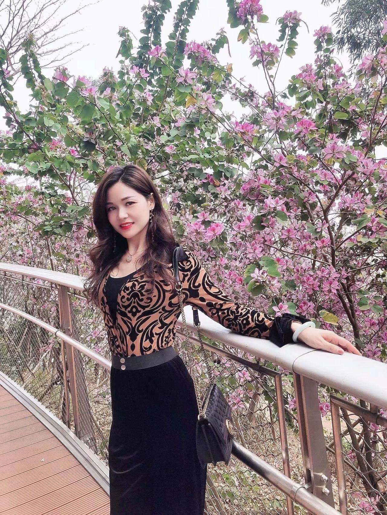 春到人间万物鲜，愿你在这温柔春光里，闲观万事，静赏花开，日子温润，喜乐常伴