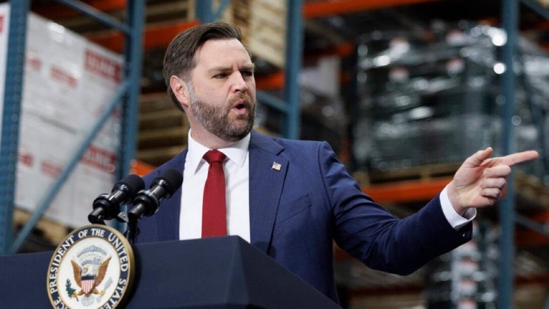 突发新闻：副总统JD Vance：“在美国，你不再需要为自己是白人而道歉了。”