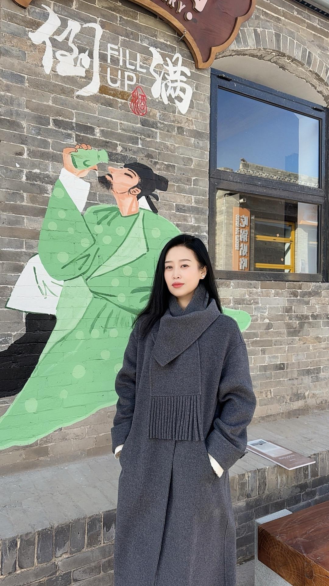 天上人间 如果真值得歌颂 
也是因为你 才变得闹哄哄