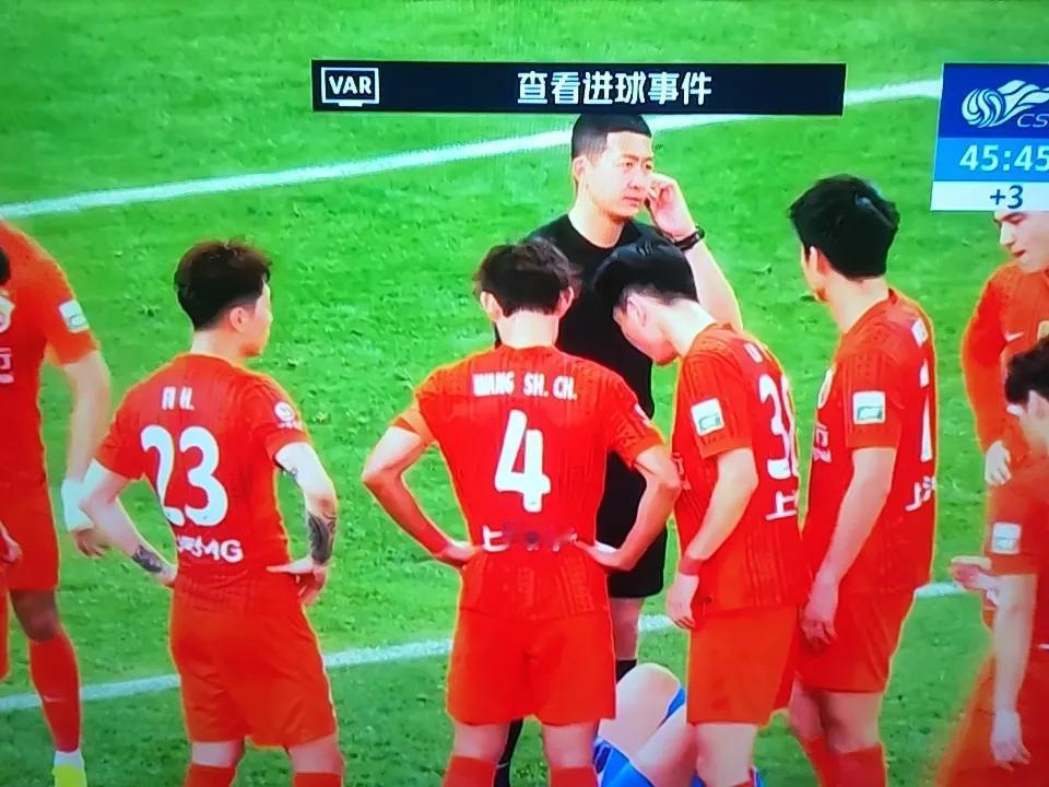 海港队病得不轻？
不是重庆铜梁龙踢得有多好，而是海港队实在踢得太差，徒有控球率，