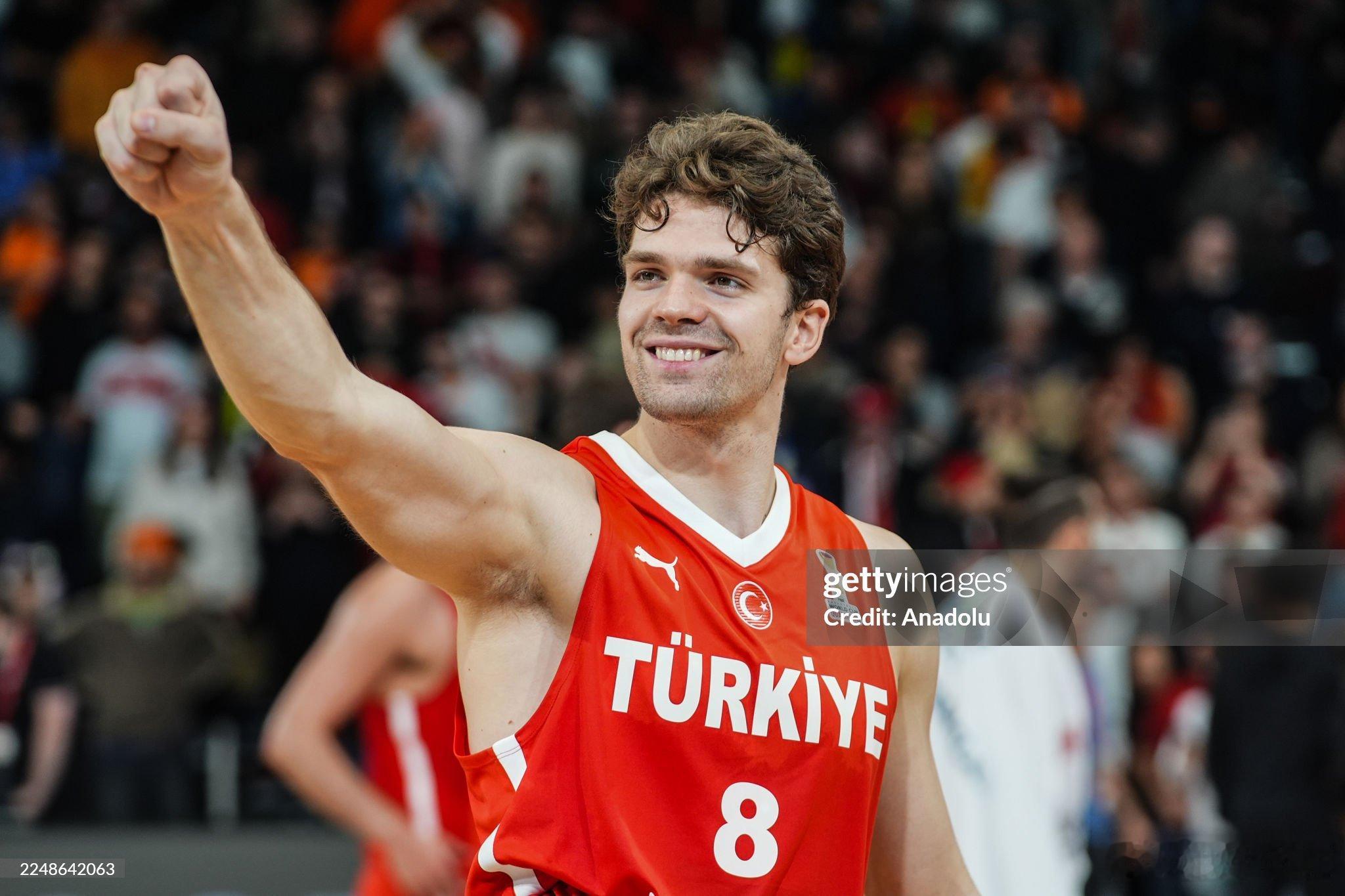 MFFL 来自Marc Stein的消息。比贝罗维奇此前收到了报价高得多的NIL