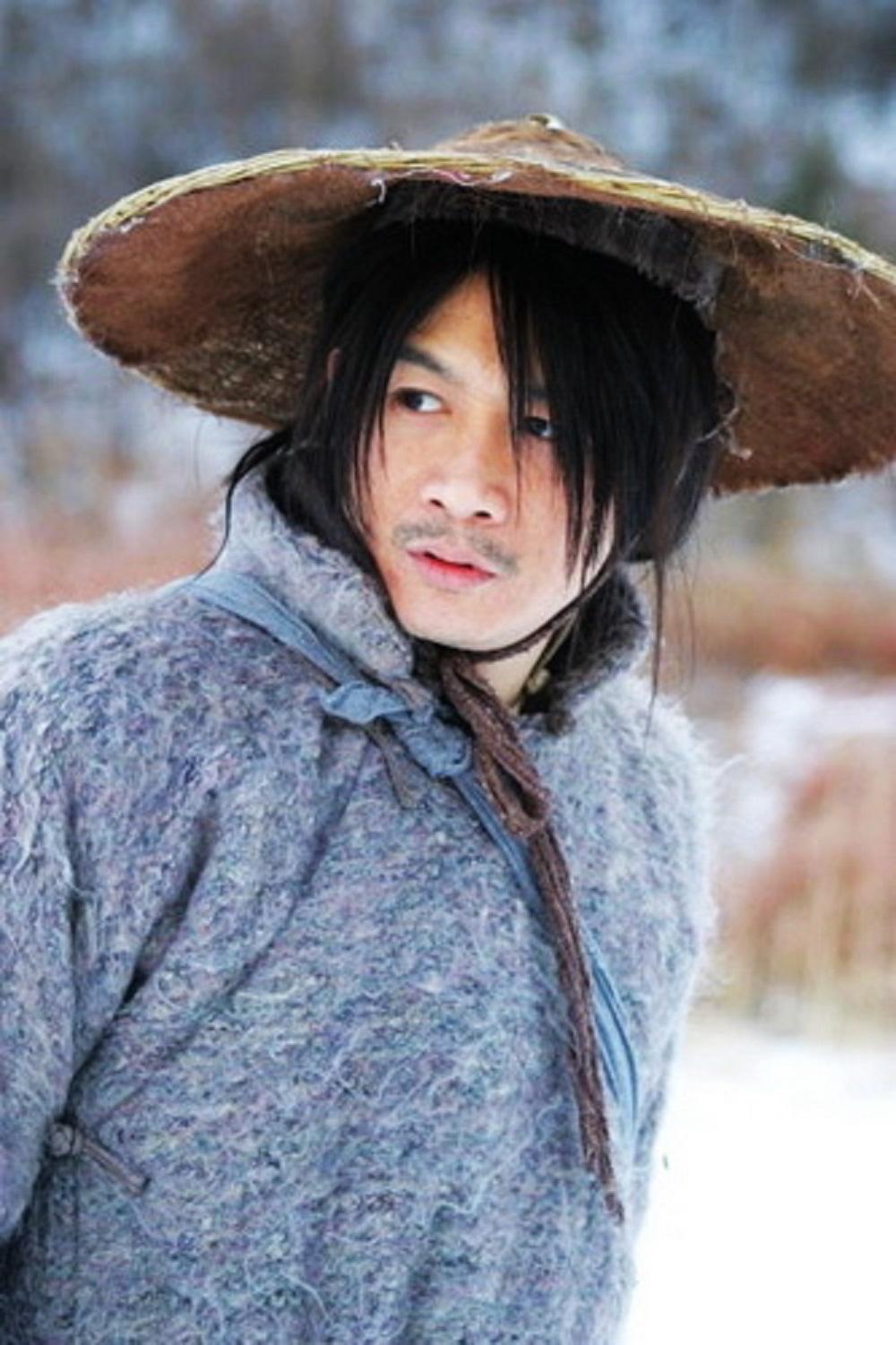 金庸小说人物被影视剧丑化比较严重应该是雪山飞狐的平四，明明是深明大义行动坚定的平