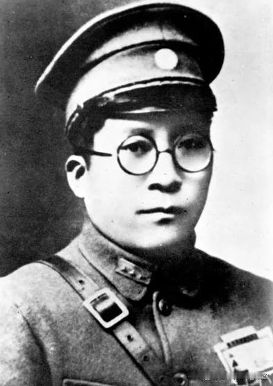 杨虎城不仅打仗出色，内政方面同样是把好手。

1930年10月，杨虎城被任命为西