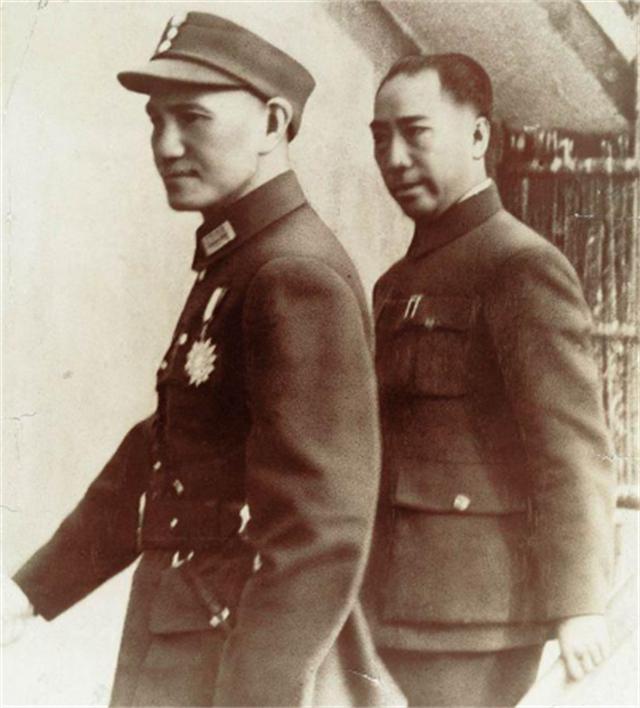 1942年，得知李开峰投敌后，戴笠一怒之下直接放话：“谁铲除李开峰就赏他20万大