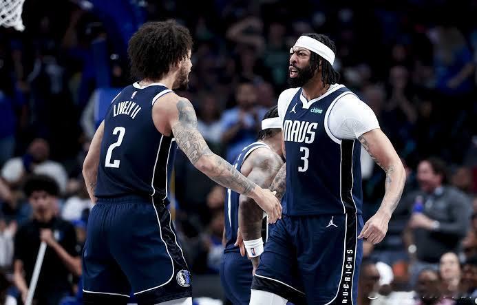 独行侠宣布，浓眉（左小腿拉伤已缺席两场）和莱夫利（右膝扭伤已缺席5场）均无缘明日