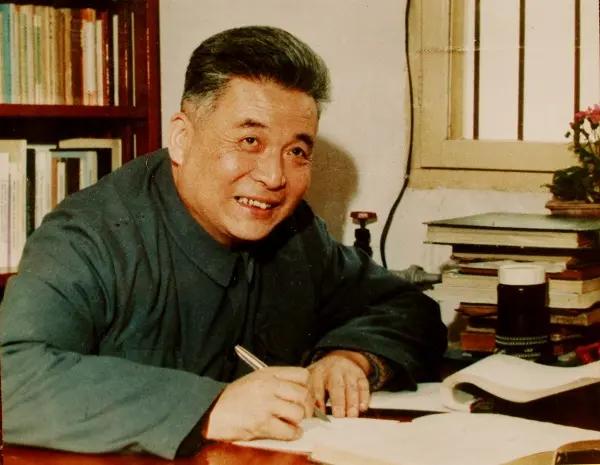 邓稼先（1924年6月25日-1986年7月29日），出生于安徽省怀宁县，博士毕