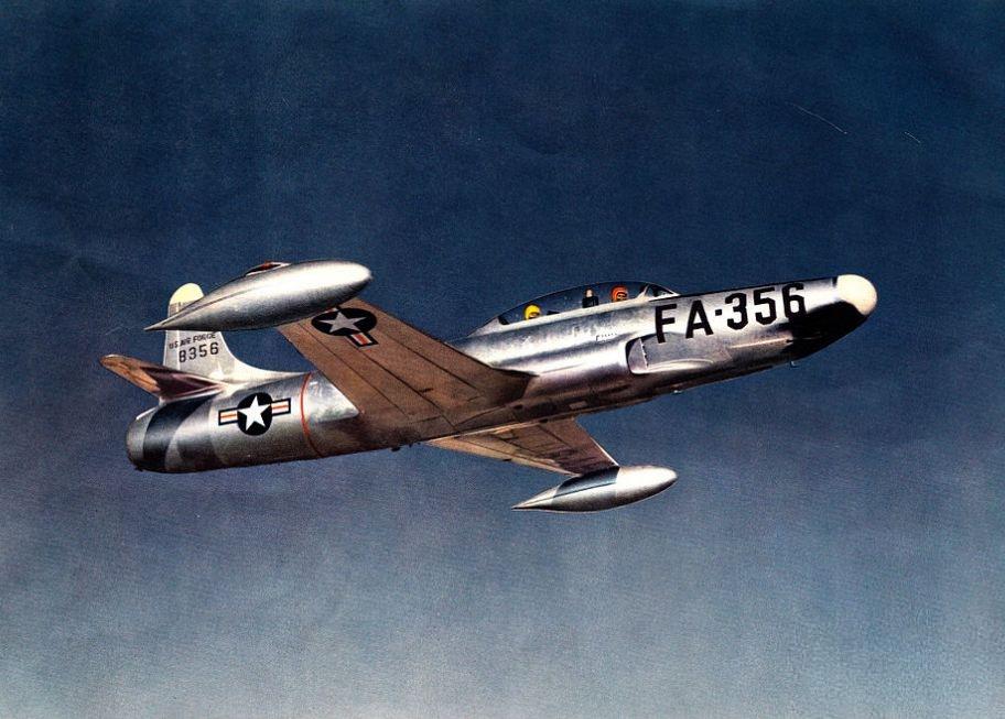 1950年，洛克希德公司F-94B“星火”截击机。