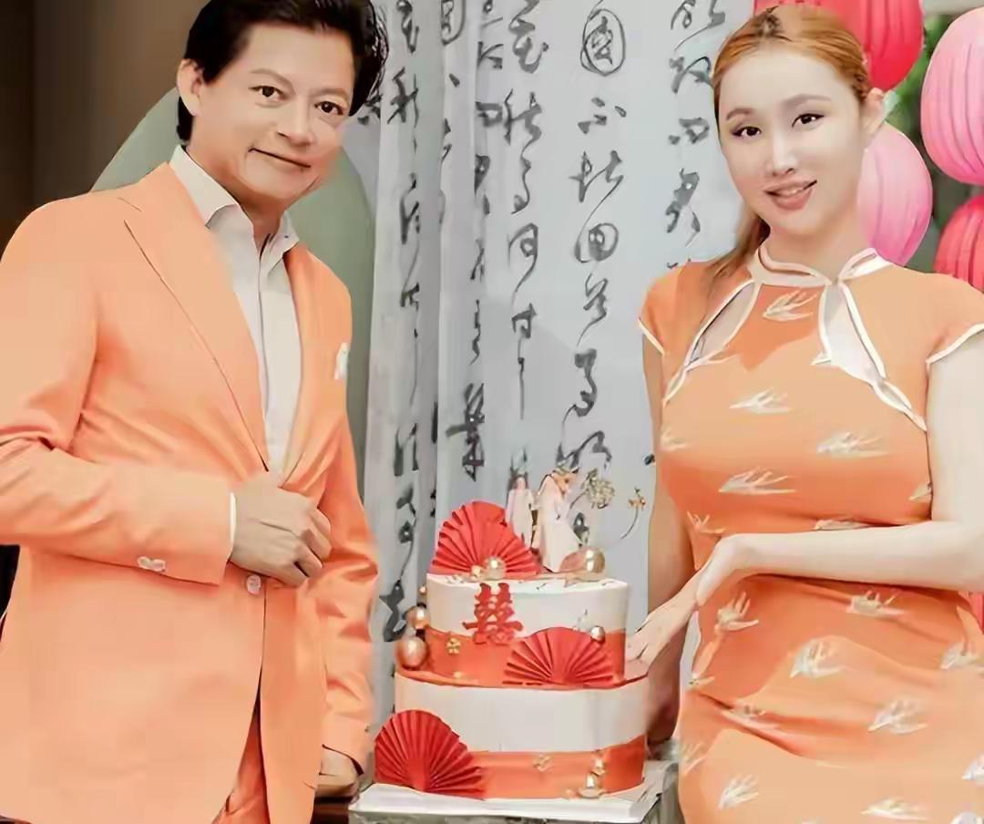 王冰冰嫁给大自己31岁的恩师莫华伦时，遭到全网嘲讽，被质疑贪图名利、不被看好。可