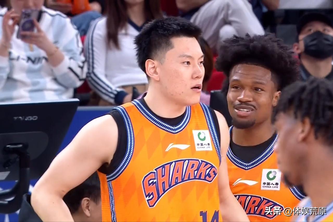 CBA奇观：十年难遇，强迫症患者舒服了，首发得分一样
上海队主场97比81战胜广