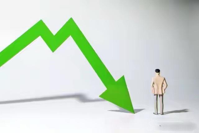 A股：上午跳水到3801紧急护盘,信号很强烈,下午会被半导体带崩吗?突发！A股3