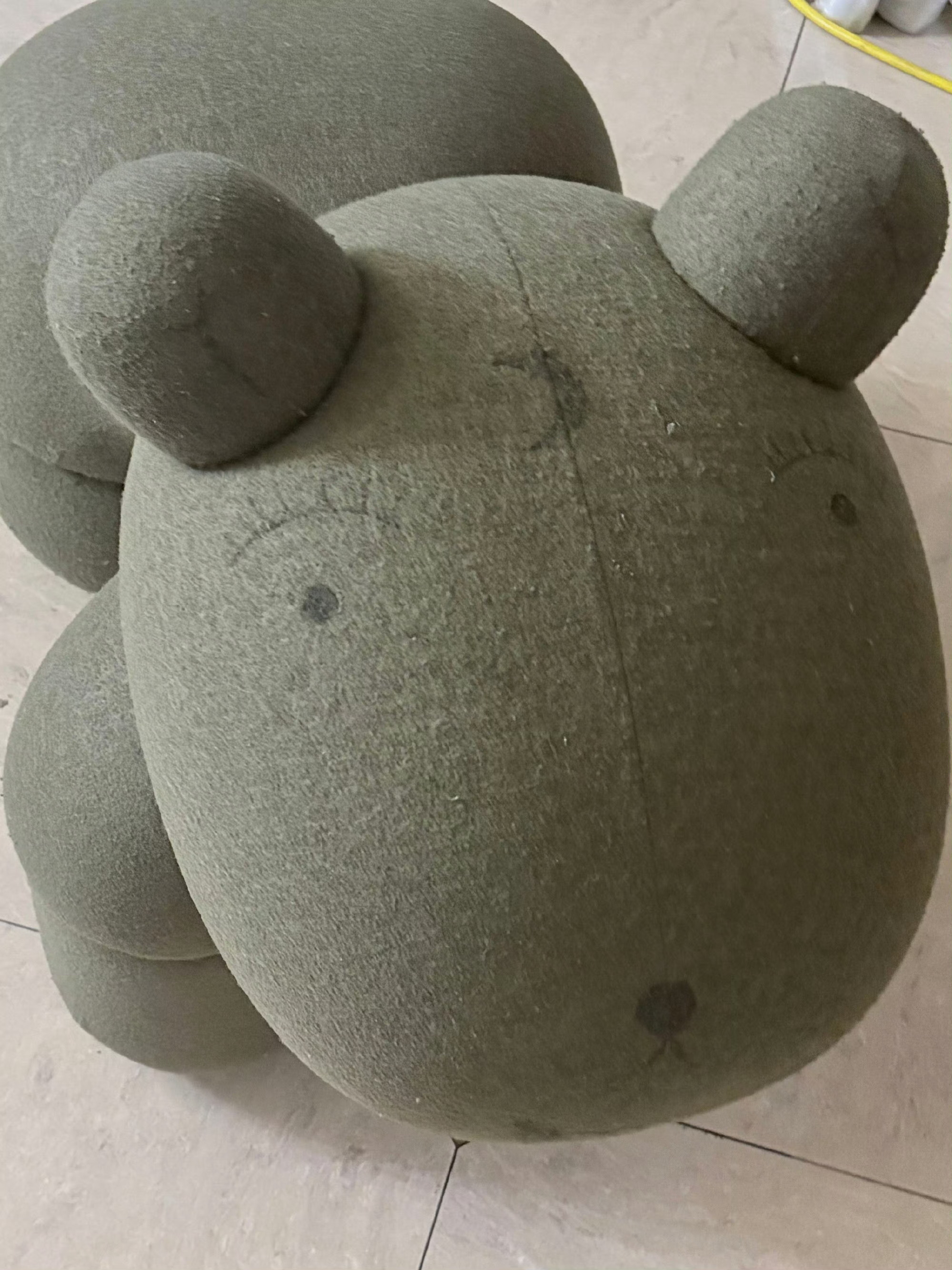 然后我最震惊的是，快一年了芒果真的把这匹马翻出来寄给苏新皓了……这得是对苏新皓当