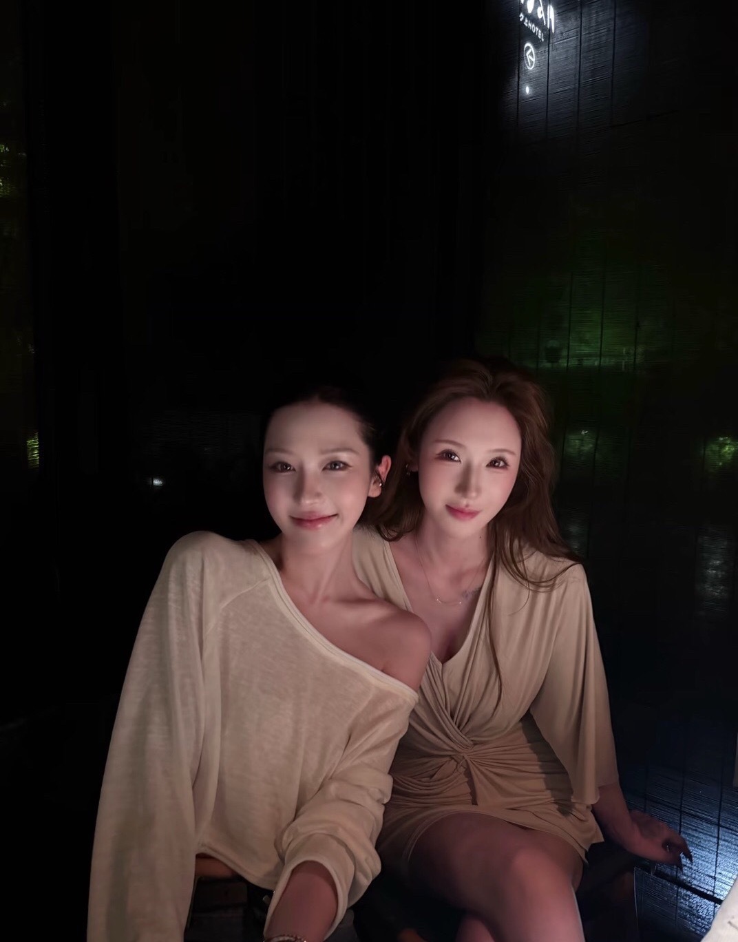 快手最旺夫最睿智的两位女人合体了。 ​​​