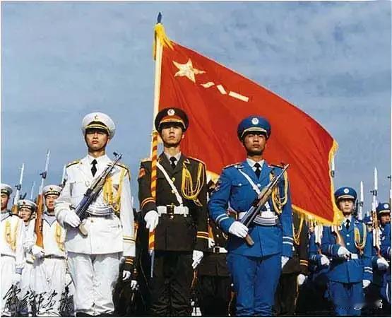 世界都干冒烟了，唯有中国和平……
就这样都没有一个敢招惹中国。
不管世界怎么乱，