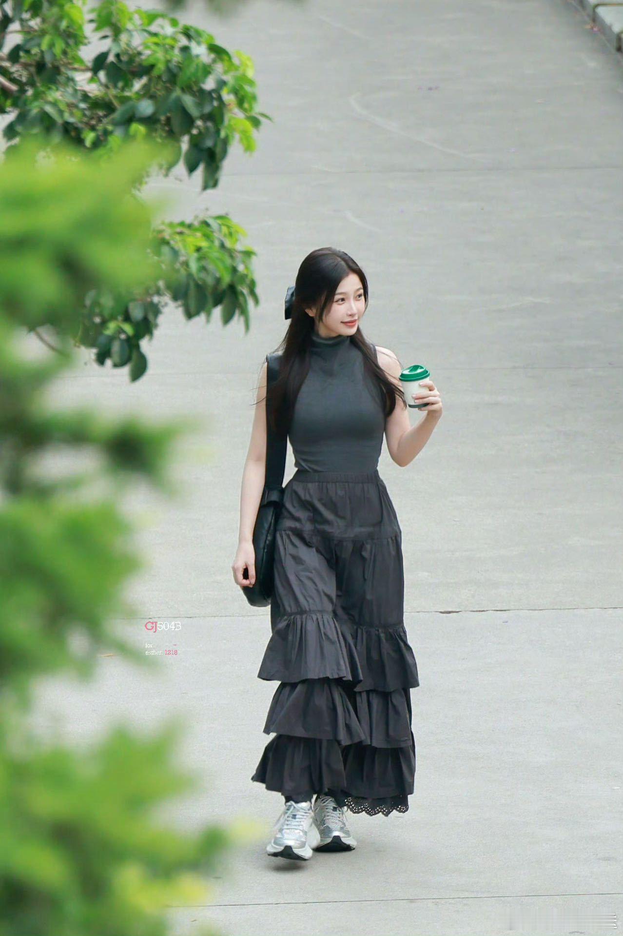 虞书欣生图美成啥样了 啊啊啊小林老师太美啦！怎么全世界都在偶遇美女，这生图状态太