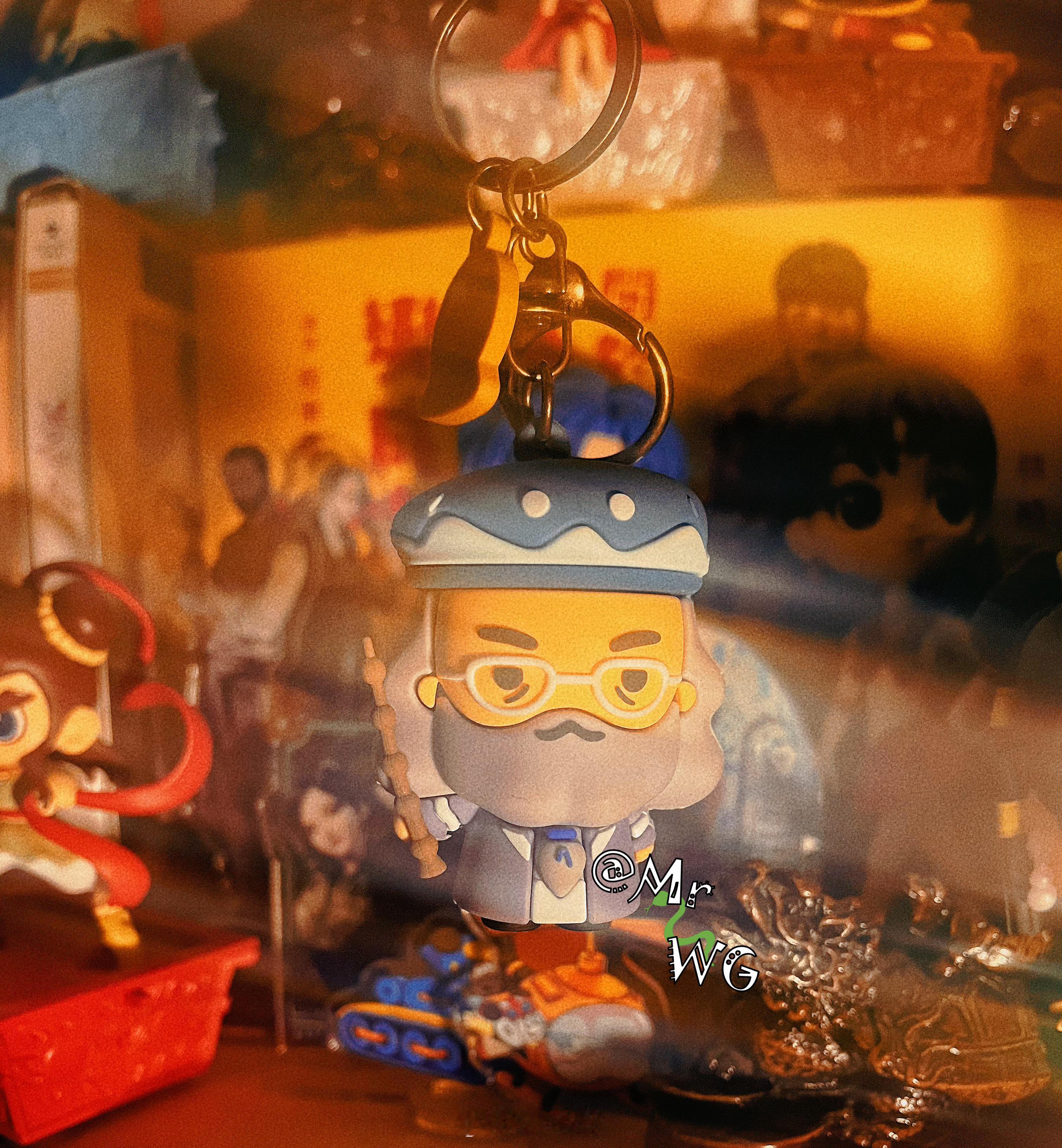 哈利波特周边 家里再多一个邓布利多🪄——收到友人送的邓校人偶钥匙链，是【哈利·