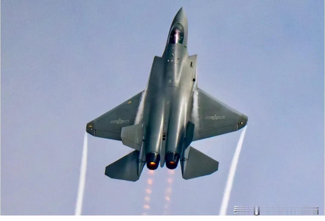 中国在军事科技上已经有不少领先美国的成果。航母电磁弹射技术上，福建号能成功弹射歼